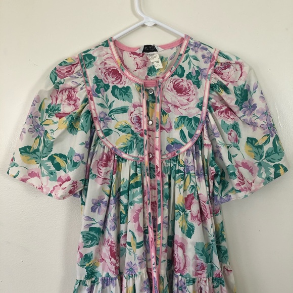 Models Coat Floral Night Dress w/ Pockets - Picture 2 of 6